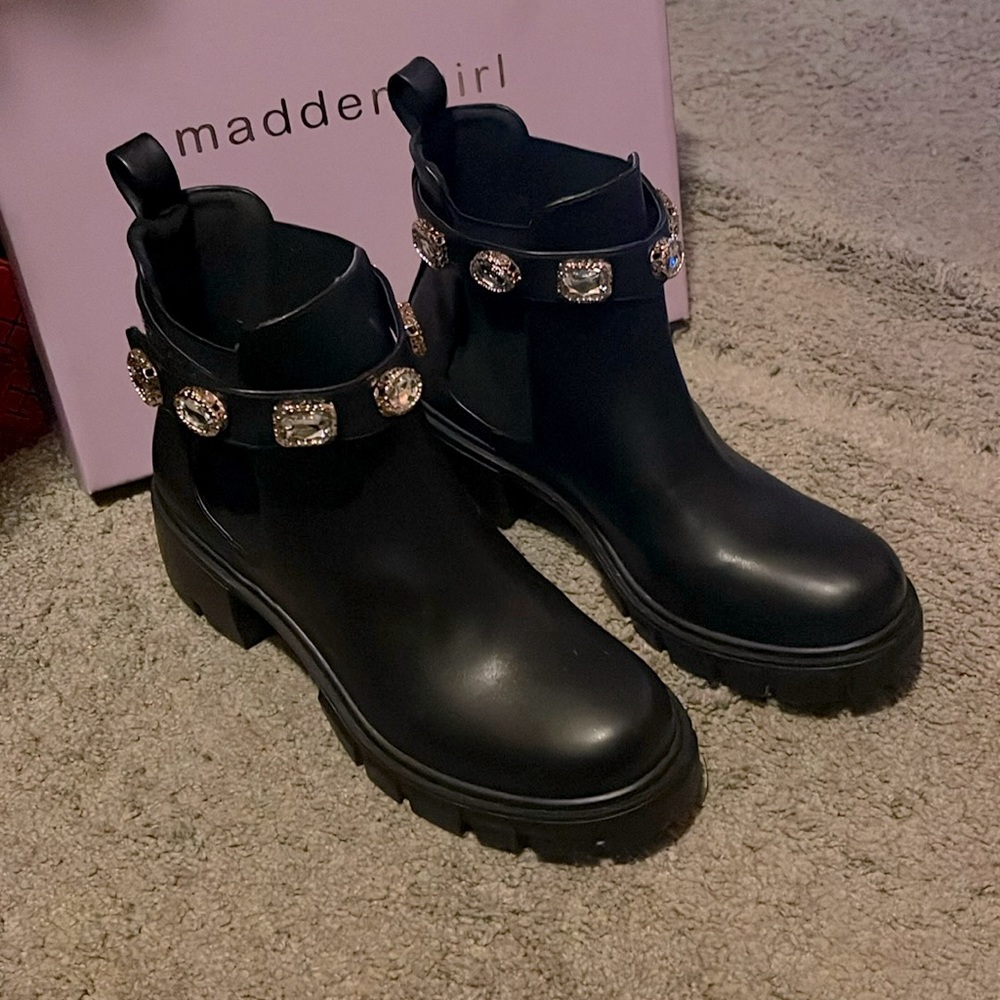 Madden Boots size 9